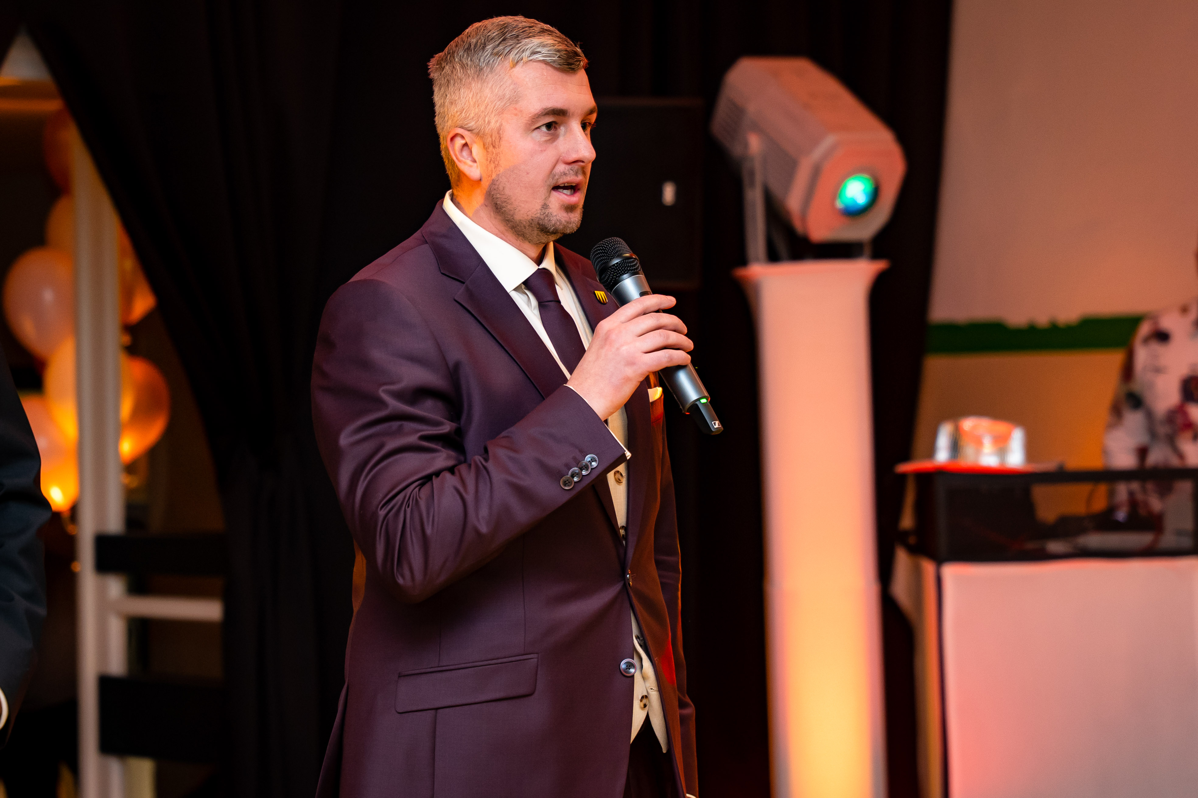 Skolsky ples na ZS Fabryho 44-12